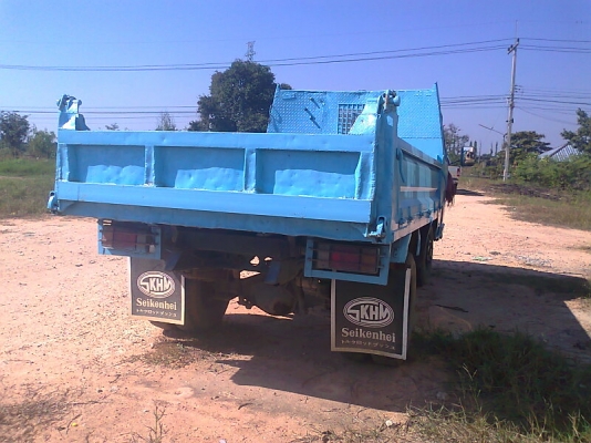 ขายด่วน..รถหกล้อ ISUZU NKR 110 แรงม้า รุ่นเกียร์สั้น  มีเล่มทะเบียน มีภาษีครบ.