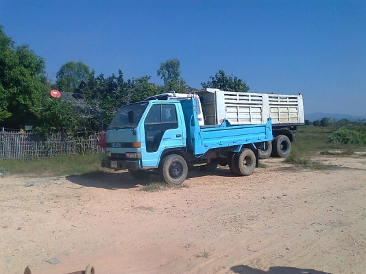 ขายด่วน..รถหกล้อ ISUZU NKR 110 แรงม้า รุ่นเกียร์สั้น  มีเล่มทะเบียน มีภาษีครบ.