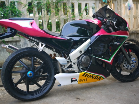 รับสั่งประกอบnc30.cbr400พร้อมทะเบียนเลือกสีเลือกลายได้ราคา85000ติดต่อ0803355484