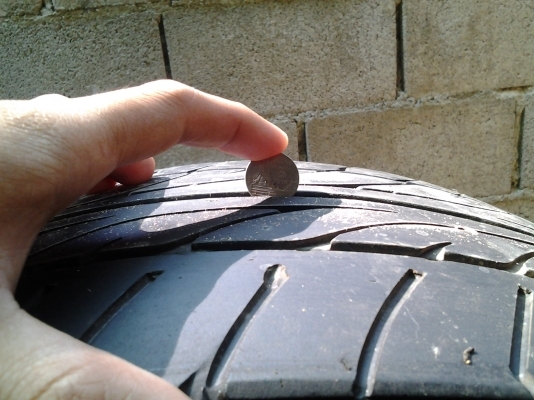 ขายยาง 225 40 R18 ป๊09 ขายยาง 225 40 R18 ป๊09