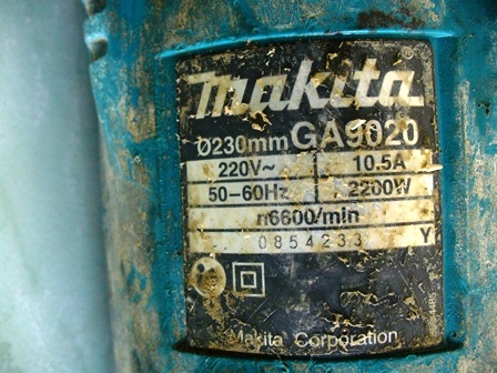 MAKITA GA9020 เครื่องเจียร์ไฟฟ้า 230mm(9") 2200W