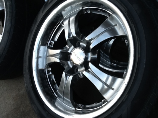 ขายล้อขอบ17 5รู114 พร้อมยาง ครบชุด