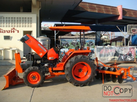 รถไถคูโบต้า 34 แรง(L3408) พร้อมใบมีดดันดินหน้า+ผานพรวน 6*22" รถไถคูโบต้า 34 แรง(L3408) พร้อมใบมีดดันดินหน้า+ผานพรวน 6*22"