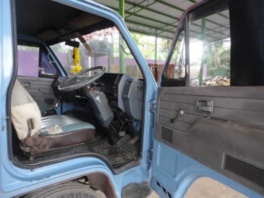 6 ล้อ ISUZU NPR 115 แรง เครื่อง 4BD1 เกียร์สั้น รถห้างแท้มือเดียว