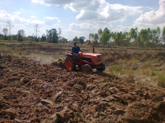 ขาย L2000DT ขับเคลื่อน4ล้อ  เก่านอก มีปุ๊งกี๋ เช็คสภาพแล้วพร้อมใช้