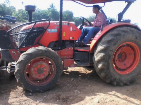 รถไถนาKUBOTA7040 มีใบดันหน้าผานหลังไม่มีใช้งาน1000ช.ม
