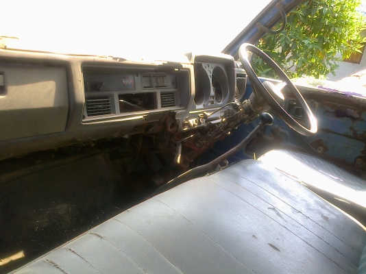 ISUZU KS 110 HP 4BC1 หกล้อดั๊มพ์ กระบะดั๊มพ์เหล็ก 4 ตันยาว 3.50 เมตรสภาพดีไม่มีผุ เครื่องแรงดีไม่มีเยิ้ม หัวบางเดิมไม่มีผุ ช่วงล่างคัชซีสวย เฟืองท้ายใหญ่ติด F ครบแล้ว ยางสภาพดี 60\% พร้อมใช้งานแล้ว เอกสารเล่มทะเบียนมีครบพร้อมโอนครับ ISUZU KS 110 HP 4BC1 หกล้อดั๊มพ์ กระบะดั๊มพ์เหล็ก 4 ตันยาว 3.50 เมตรสภาพดีไม่มีผุ เครื่องแรงดีไม่มีเยิ้ม หัวบางเดิมไม่มีผุ ช่วงล่างคัชซีสวย เฟืองท้ายใหญ่ติด F ครบแล้ว ยางสภาพดี 60\% พร้อมใช้งานแล้ว เอกสารเล่มทะเบียนมีครบพร้อมโอนครับ