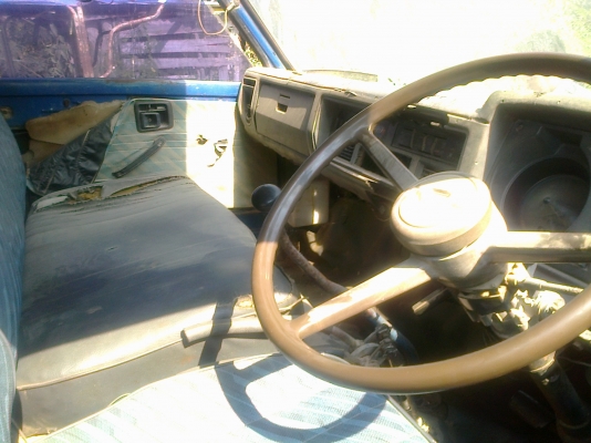 ISUZU KS 110 HP 4BC1 หกล้อดั๊มพ์ กระบะดั๊มพ์เหล็ก 4 ตันยาว 3.50 เมตรสภาพดีไม่มีผุ เครื่องแรงดีไม่มีเยิ้ม หัวบางเดิมไม่มีผุ ช่วงล่างคัชซีสวย เฟืองท้ายใหญ่ติด F ครบแล้ว ยางสภาพดี 60\% พร้อมใช้งานแล้ว เอกสารเล่มทะเบียนมีครบพร้อมโอนครับ ISUZU KS 110 HP 4BC1 หกล้อดั๊มพ์ กระบะดั๊มพ์เหล็ก 4 ตันยาว 3.50 เมตรสภาพดีไม่มีผุ เครื่องแรงดีไม่มีเยิ้ม หัวบางเดิมไม่มีผุ ช่วงล่างคัชซีสวย เฟืองท้ายใหญ่ติด F ครบแล้ว ยางสภาพดี 60\% พร้อมใช้งานแล้ว เอกสารเล่มทะเบียนมีครบพร้อมโอนครับ