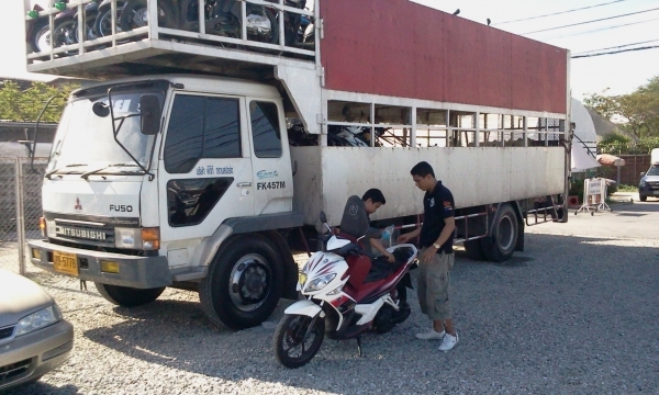 ขายกระบะบรรทุกรถมอเตอร์ไซค์ ยาว 7 เมตร พร้อมลิฟท้ายรถ