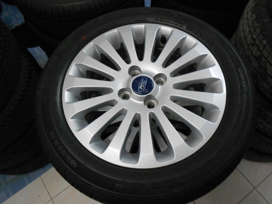 ขายล้อแม็ก ford fiesta ขอบ 15 พร้อมยางป้ายแดง