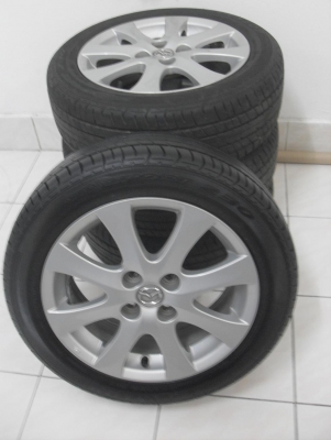ขายล้อแม็ก Mazda 2 ขอบ 15 พร้อมยางปี 10