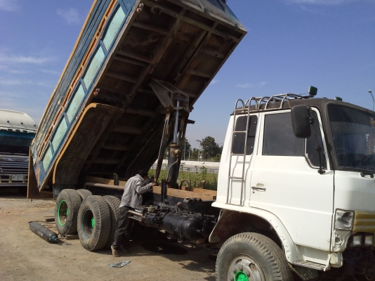 สิบล้อดั้ม