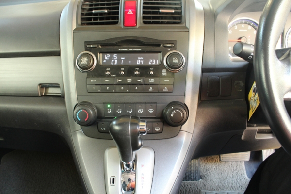 ขาย HONDA CR-V 2.0 AT 2WD ปี 2007 สวยๆครับ รถบ้าน เจ้าของขายเอง