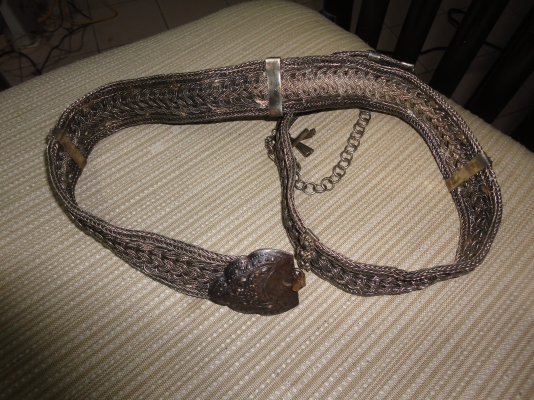 เข็มขัดลายไทยสีเงิน