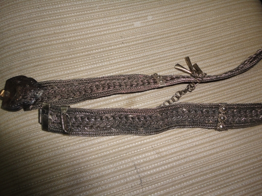 เข็มขัดลายไทยสีเงิน