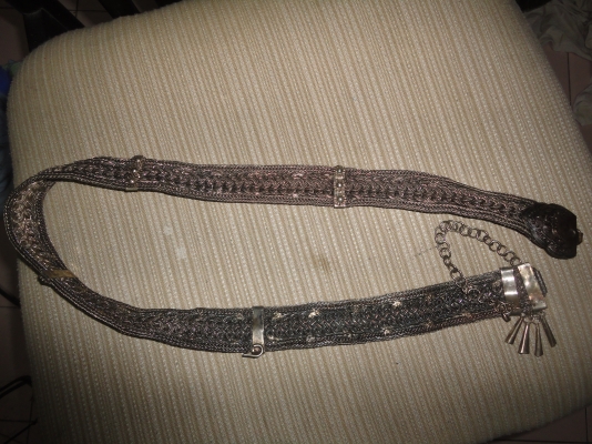 เข็มขัดลายไทยสีเงิน