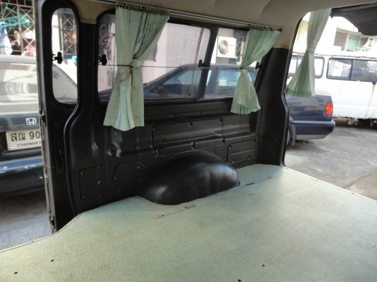 ขายรถตู้ L 300ประตูเปิดใด้สองข้าง ทะเบียนใหม่จดบรรทุก พวงมาลัยเพาเวอร์