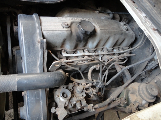 ขายรถตู้ L 300ประตูเปิดใด้สองข้าง ทะเบียนใหม่จดบรรทุก พวงมาลัยเพาเวอร์