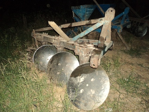 สถาพเก่าแต่เครื่อง66T3ตัว68ซื้้อปั้มขาวปั้มแดงไส่ใหม่ปลูกอ้อยอยู่ทุกวัน ให้หาง3-7 สถาพเก่าแต่เครื่อง66T3ตัว68ซื้้อปั้มขาวปั้มแดงไส่ใหม่ปลูกอ้อยอยู่ทุกวัน ให้หาง3-7