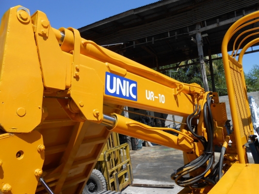 ขายรถดั๊มตีนตะขาบ MOROOKA MST600 พร้อมเครนขนาดน้ำหนัก ยก 1 ตัน เก่านอก