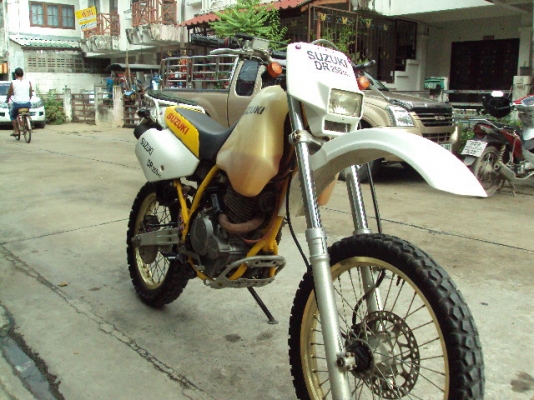 ขาย suzuki DR 250 ราคา 36000 ขาย suzuki DR 250 ราคา 36000