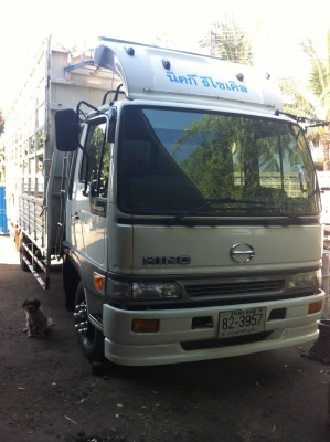 HINO 210 แรง  ยาว 6 เมตร กะบะพร้อมคอกยางใหม่หมดสวยๆเช็คสภาพพร้อมใช้ราคาต่อรองได้