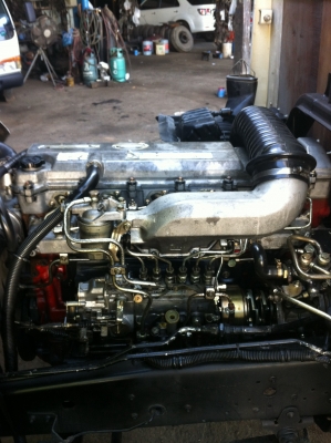 HINO 210 แรง  ยาว 6 เมตร กะบะพร้อมคอกยางใหม่หมดสวยๆเช็คสภาพพร้อมใช้ราคาต่อรองได้