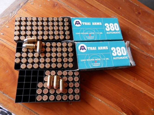 ขายแม๊กปืน 9มม  1600บาท