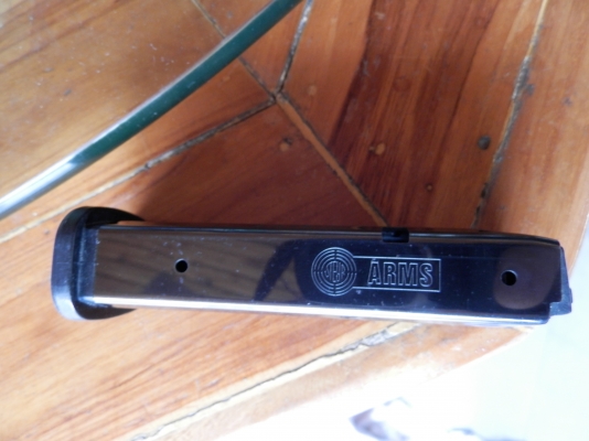 ขายแม๊กปืน 9มม  1600บาท