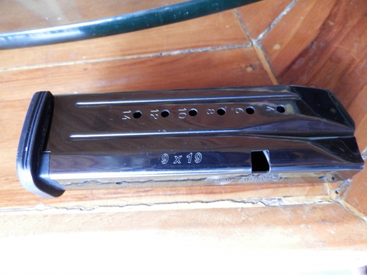 ขายแม๊กปืน 9มม  1600บาท