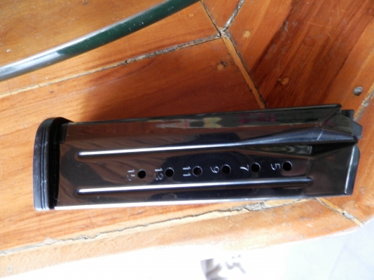 ขายแม๊กปืน 9มม  1600บาท