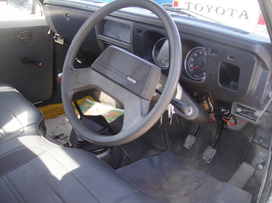 ขายมาสด้า 1300 สีขาว ทะเบียนเต็มพร้อมโอน ขายมาสด้า 1300 สีขาว ทะเบียนเต็มพร้อมโอน