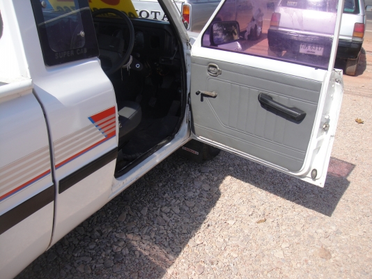 ขายมาสด้า 1300 สีขาว ทะเบียนเต็มพร้อมโอน ขายมาสด้า 1300 สีขาว ทะเบียนเต็มพร้อมโอน