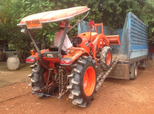 ปัญญาแทรคเตอร์มาแล้ว...จัดมาให้ครับ คูโบต้า L3608 พร้อมใบมีดคานบน ตราช้าง (รุ่นใหม่) ขายไปเพชรบูรณ์ ขอขอบคุณ คุณโต้งมากๆครับ