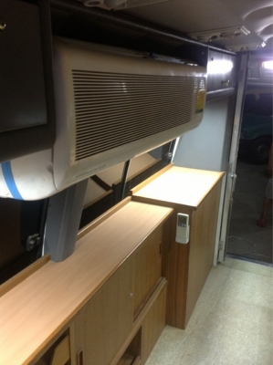 รถตู้ โตโยต้า ปี 45 ข้างใน บิ้วอิน มีแอร์บ้านแถม เป็นรถทำงานได้