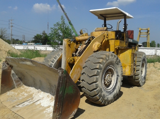 ขายรถตักล้อยาง 2คัน เอวอ่อนคันใหญ่บุ้งกี๋ตัก2คิวพร้อมใช้งานยี่ห้อ komatsu jh65และkawazaki z65ทั้ง2คันขายคันละ390000ครับ