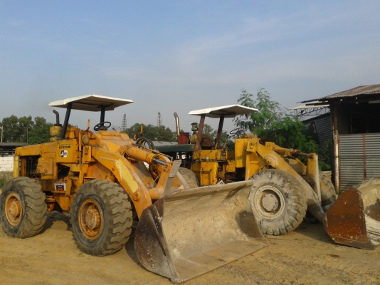 ขายรถตักล้อยาง 2คัน เอวอ่อนคันใหญ่บุ้งกี๋ตัก2คิวพร้อมใช้งานยี่ห้อ komatsu jh65และkawazaki z65ทั้ง2คันขายคันละ390000ครับ
