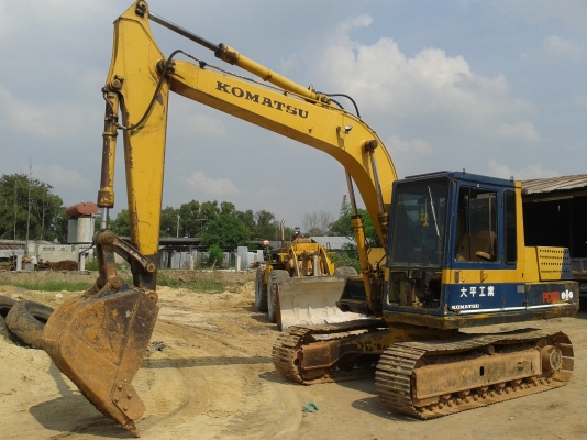 ขายแบคโฮkomatsu pc100-3สภาพดีสีเดิมๆ