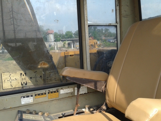 ขายแบคโฮkomatsu pc100-3สภาพดีสีเดิมๆ ขายแบคโฮkomatsu pc100-3สภาพดีสีเดิมๆ