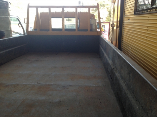 รถบรรทุก 6 ล้อ 115 ปี37 รถบรรทุก 6 ล้อ 115 ปี37