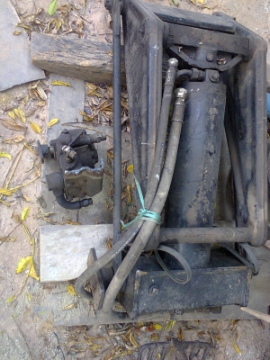 ขายกระบอกดั้ม 2.5ตัน ยกชุด