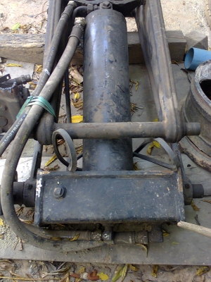 ขายกระบอกดั้ม 2.5ตัน ยกชุด