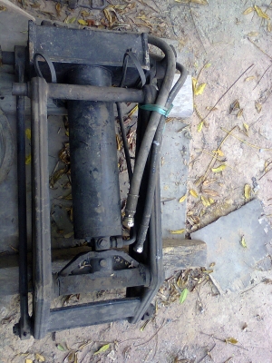 ขายกระบอกดั้ม 2.5ตัน ยกชุด