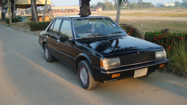 MITSUBISHI LANCER
