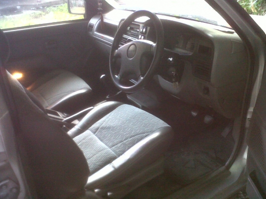 อีซูซุ ดราก้อน 4 ประตู ปี 02 เครือง 2.5 เทอร์โบ  ขายค่ะ