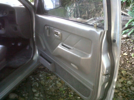 อีซูซุ ดราก้อน 4 ประตู ปี 02 เครือง 2.5 เทอร์โบ  ขายค่ะ