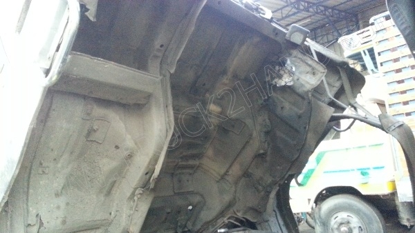 รถบรรทุก 10 ล้อ ยี่ห้อ MITSUBISHI 168 แรงม้า ติดแก๊ส NGV 8 ถัง ลักษณะถังยืน