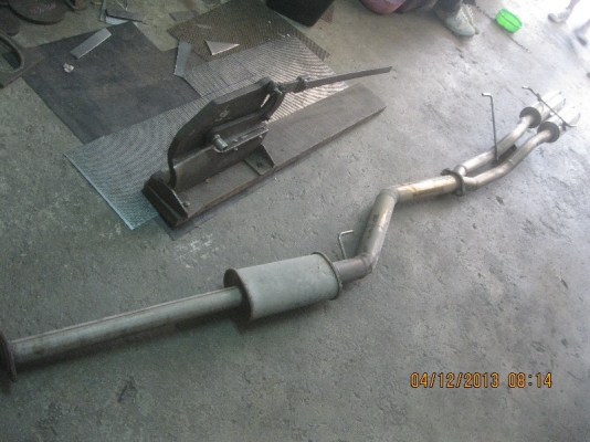 ขายท่อไอเสีย celica ไฟ4ตา หลังแคทใส่เครื่องเดิมครับ