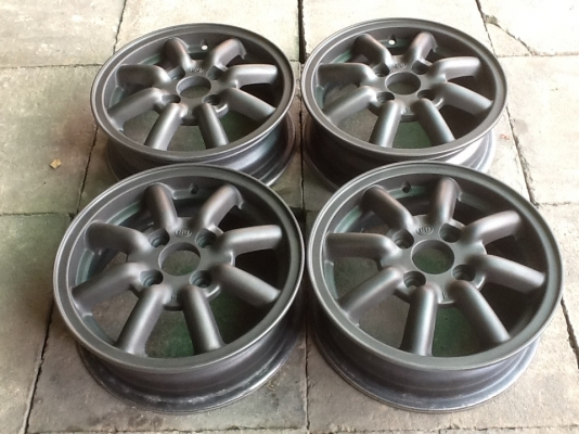 ล้อกล้วย-BLACK-RACING ขอบ13สี่รู100 ใส่-K-CARสวยเลย