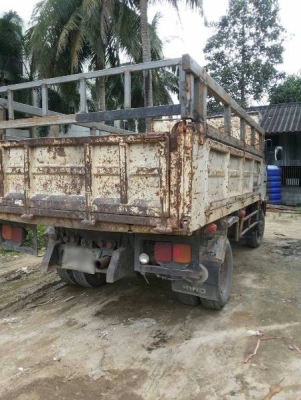 รถบรรทุกดั๊ม 6 ล้อ ยี่ห้ออีโน่ รุ่น FC4J รถปี 2547